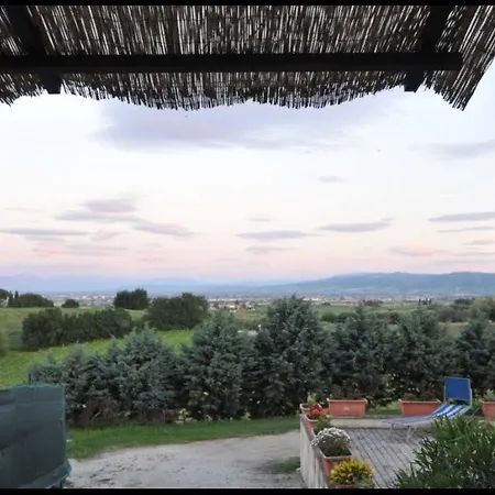 Agriturismo La Ginestrella Country house *